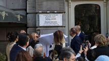 К 125-летию Ерванда Кочара в Тбилиси открылась мемориальная доска