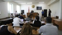 Մի դեպքում դատախազությունը Սրբազանի արտահայտած նույն մտքերը չի դիտարկել հանցագործություն, մյուս դեպքում քրեական հետպանդում է հարուցել. Պաշտպան