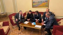 Зеленский и приехавшие в Киев европейские лидеры созвонились с Трампом. Украина заявила о готовности к 30-дневному прекращению огня