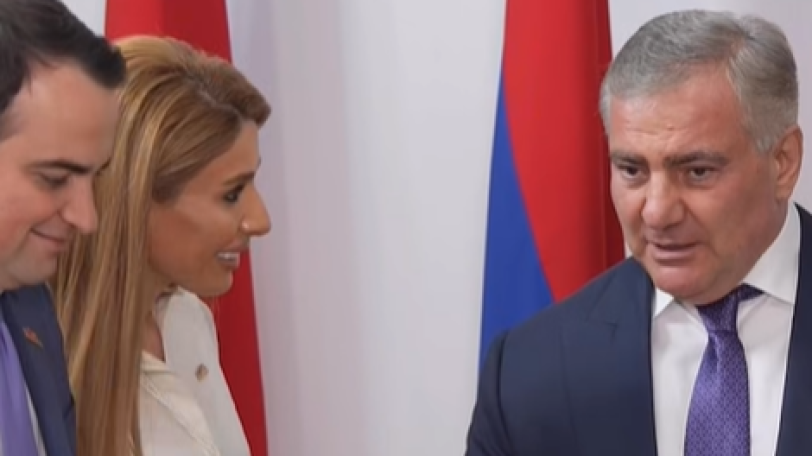 Samvel Karapetyan meets with Strong Armenia members