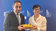 Հայկական ծիրանի առաջին խորհրդանշական խմբաքանակը ժամանել է ԵՄ. Մարթա Կոս