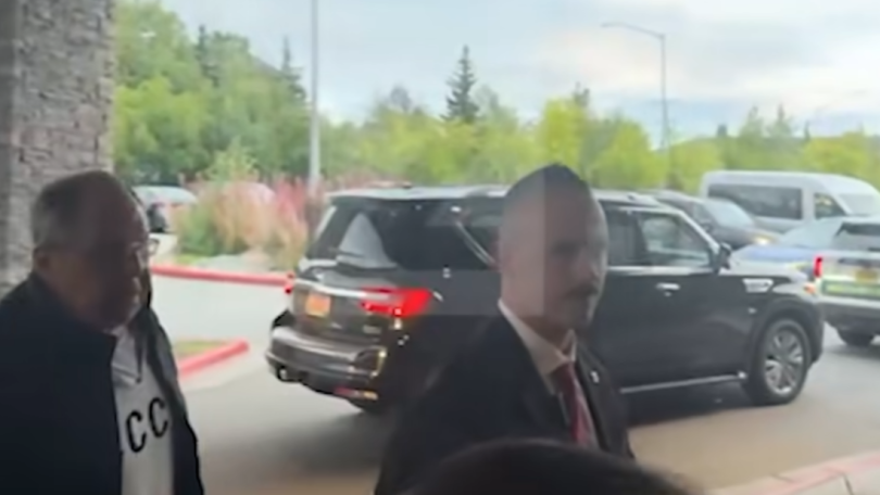 ՌԴ ԱԳ նախարար Սերգեյ Լավրովն Ալյասկա է մեկնել СССР գրությամբ բլուզով