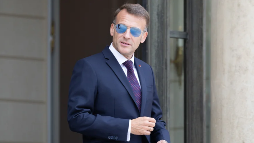 Жена Эрдогана не дала Макрону поцеловать свою руку на саммите НАТО