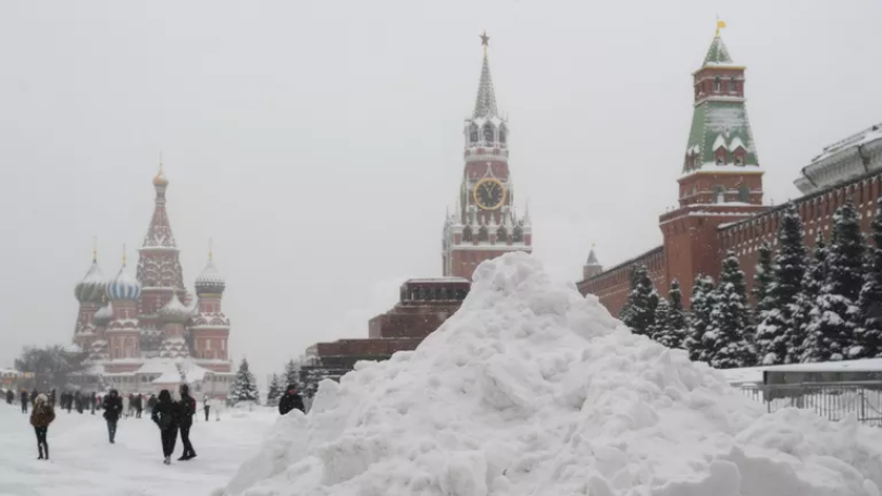 Сугробы в Москве выросли до 84 см, обновив рекорд зимы