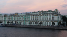 Селфи на троне обошлось посетителю Эрмитажа в 800 тысяч рублей