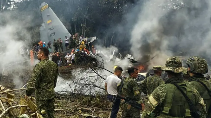 Число погибших в результате крушения военно-транспортного самолета в Колумбии достигло 66 человек