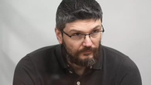 Пасынка Намина приговорили к 18 годам за убийство бабушки и брата