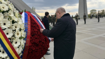 «Скорбим вместе с армянским народом»: посол России в Армении возложил цветы к Вечному огню в мемориальном комплексе «Цицернакаберд»