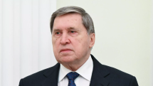 Ушаков: Власти Армении пытаются усидеть на двух стульях