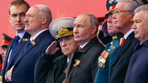Парад Победы на Красной площади в Москве 9 мая прошел без техники и длился 45 минут