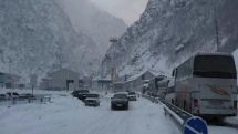 Լարսը բաց է որոշ տրանսպորտային միջոցների համար
