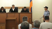 Во время заседания суда в Ереване Джалалу Арутюняну вызвали Скорую помощь