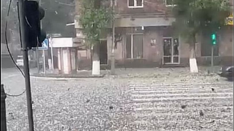 Վանաձորում քիչ առաջ ուժեղ կարկուտ է տեղացել