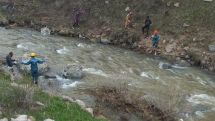 Armenian rescuers help four stranded after river crossing