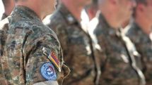 Абрамян – властям Армении: Замена срочников контрактниками – не повод обесценивать их службу
