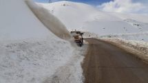 Snowstorms hit Vardenyats Pass in Armenia