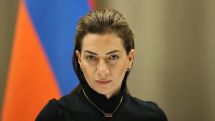 Առաջին տիկինը և հանրային արժանապատվության ճգնաժամը. Աննա Հակոբյանի վարքաբանական և հոգեվերլուծական հռետորաբանության վերլուծությունը․ Էլիզաբեթ Պետրոսյան