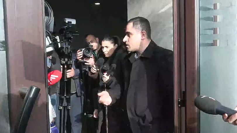 Արագ դուրս եկեք. Լրագրողներին դուրս հանեցին Արցախի ներկայացուցչության շենքից
