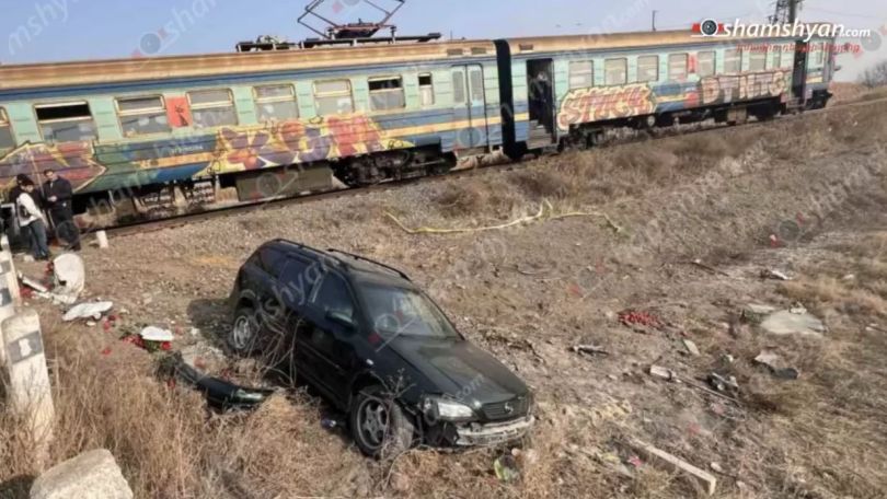 Снова авария в Арарате: поезд столкнулся с автомобилем – второй случай за 10 дней