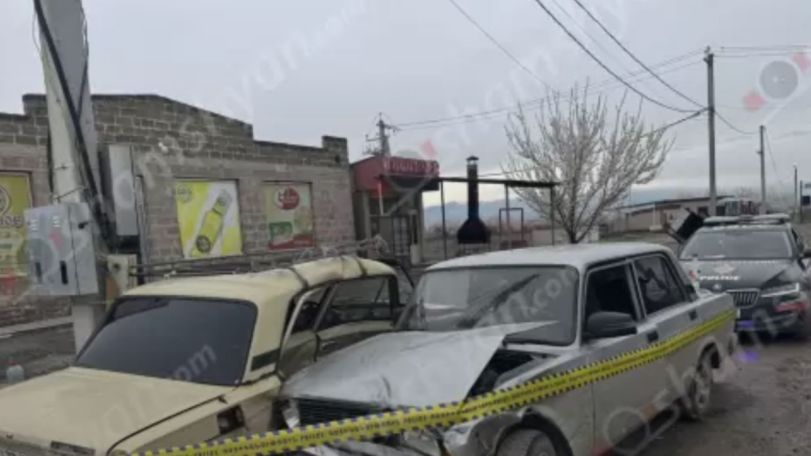 Քաղցրաշենում բախվել են «ՎԱԶ 2106» ու «ՎԱԶ 2107» մեքենաները