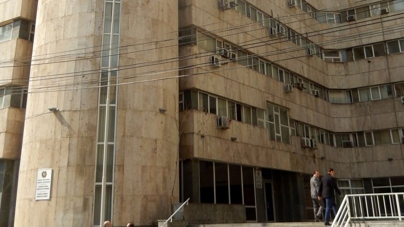 Выстрел в здании Минэкономики Армении: ранен 21-летний мужчина