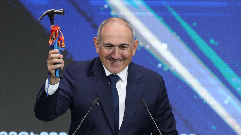 Вопрос Католикоса Пашинян собирается «решить» путем давления – Сурен Суренянц