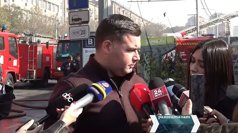 Эвакуированы люди, работают 14 пожарных расчетов: все детали пожара в Ереване