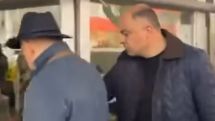 Житель Арташата не впустил Пашиняна в свой магазин