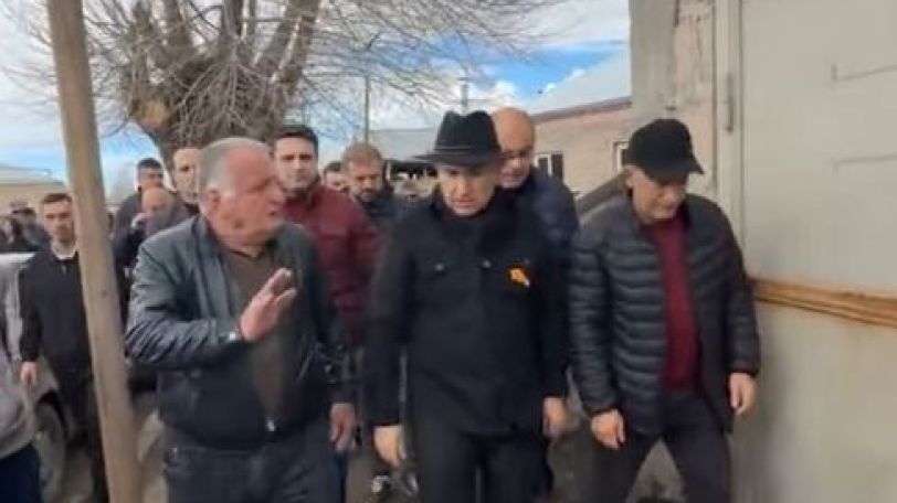 200 մետր ենք հեռու սահմանից, վախենում ենք չենք մշակում հողը, բայց մեզնից հարկ են ուզում. Քաղաքացին՝ Փաշինյանին
