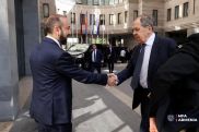 Armenian, Russian FMs hold private talks