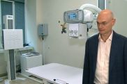 Mikael Vardanyan donated 3 neonatal reanimobiles and the medical equipment to the Muratsan hospital.