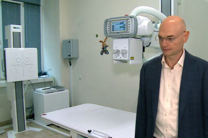 Mikael Vardanyan donated 3 neonatal reanimobiles and the medical equipment to the Muratsan hospital.