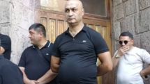Միքայել Սրբազանի պաշտպանին թույլ չեն տվել ներկա գտնվել Շիրակի թեմի առաջնորդարանում տեղի ունեցող խուզարկությանը