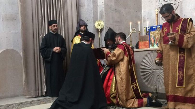 Շատ եմ ցավում, որ Դուք դարձաք այսպիսին՝ «հայրասպան» ու «որդեսպան»․ Ասողիկ աբեղա Կարապետյան