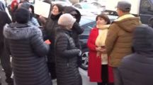 Fraud victims protest outside Armenia's Investigative Committee