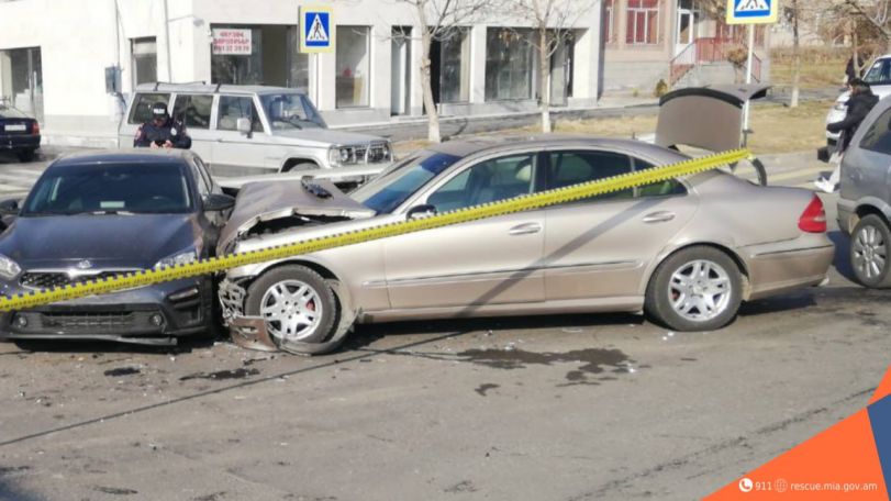Multi-vehicle crash in Armenian town leaves two injured