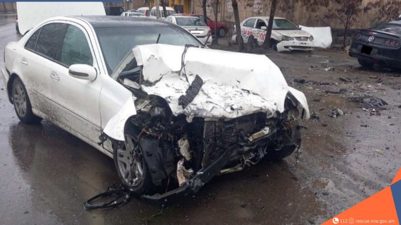 Երևանում բախվել են «Mercedes-Benz»-ն ու «Ford»-ը, տուժածները հոսպիտալացվել են