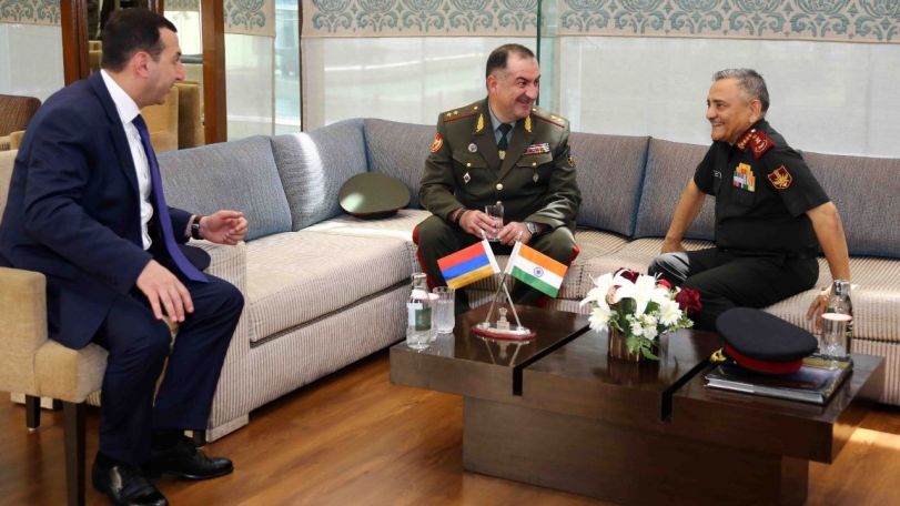 Ասրյանն առանձնազրույց է ունեցել Հնդկաստանի զինված ուժերի պաշտպանության շտաբի պետի հետ