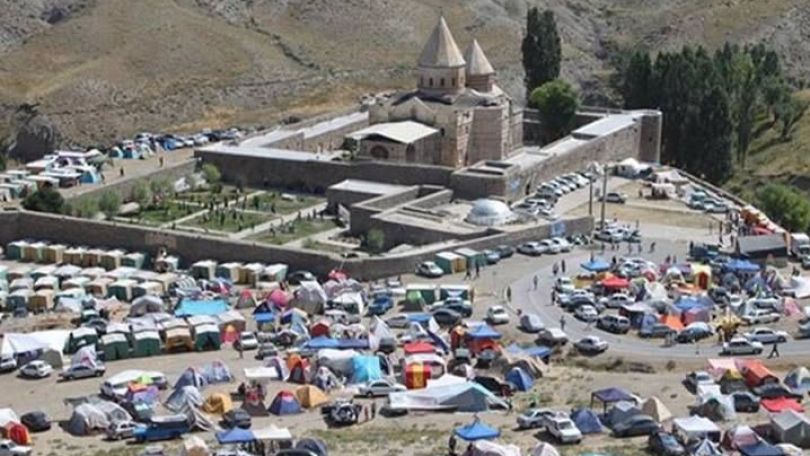 Ավելի քան 3000 հայ մասնակցել է Իրանում Սուրբ Թադեի վանքի ամենամյա ուխտագնացությանը