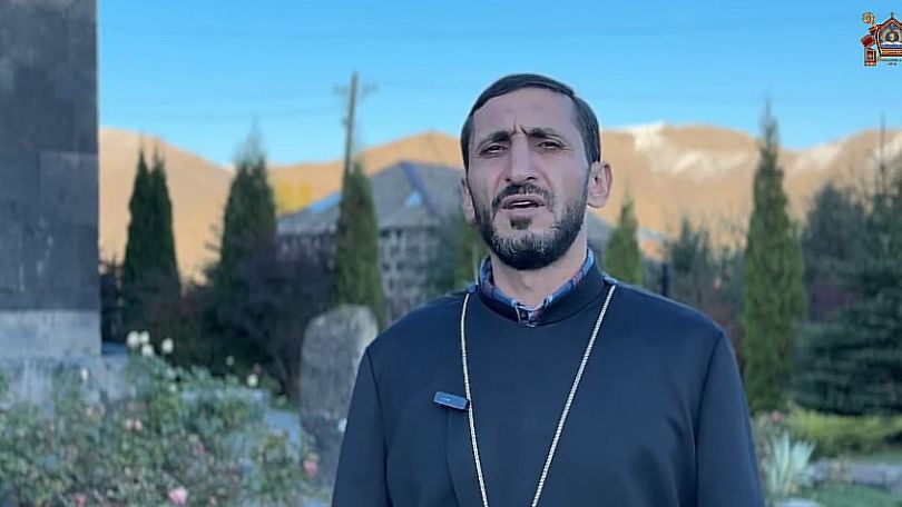 Տեր Սարգիս քահանա Սարգսյանին, ով պետք է կիրակի օրը՝ 26.10.2025թ. կատարեր պատարագը, քննչական մարմինը հրավիրել է հարցաքննության. Ահազանգ