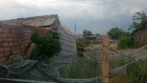Сильный ветер причинил ущерб в 4 областях Армении