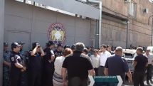 LIVE: Crowd gathers outside Yerevan's Investigative Department in support of opposition activists