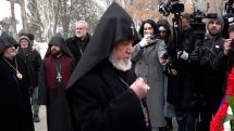 Catholicos Karekin II pays tribute to fallen soldiers on Army Day