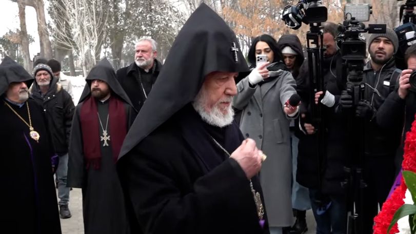 Католикос всех армян Гарегин Второй в «Ераблуре» почтил память павших героев