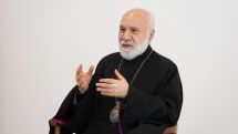 Ամուր պահել կապը մայր հայրենիքի և Հայոց Եկեղեցու հետ․ Նաթան Սրբազանի պատգամը
