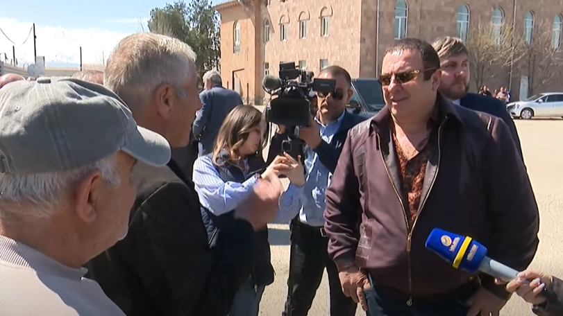 «Каждый вопрос имеет решение»: Гагик Царукян побывал в Араратской области