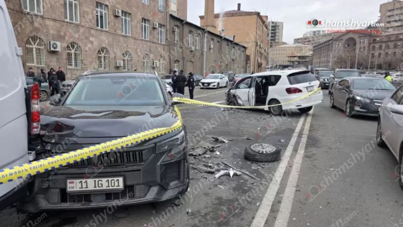 ДТП на улице Гераци в Ереване: 3 из пострадавших - дети