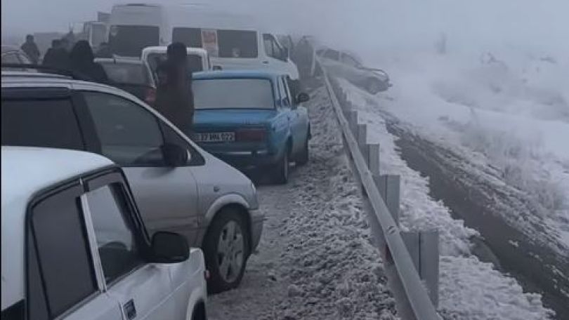 Several vehicles collide on Gyumri-Yerevan highway due to black ice