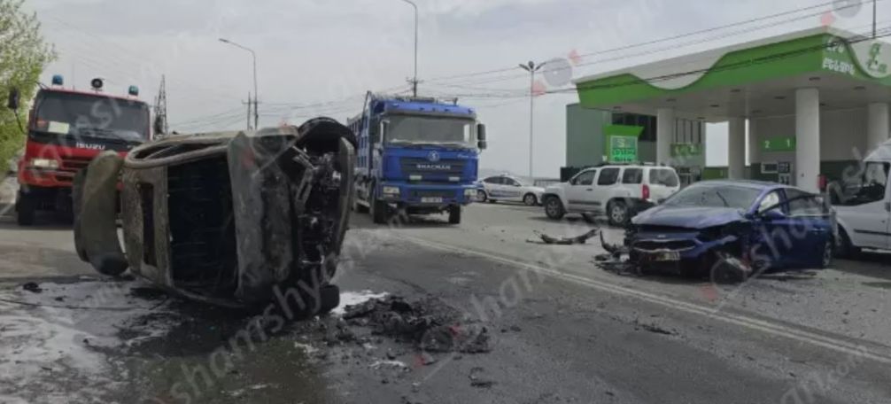 Խոշոր ավտովթար-հրդեհ  Երևանում