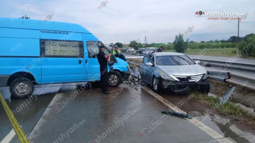 В Араратской области произошло ДТП с участием трех автомобилей: пострадали трое